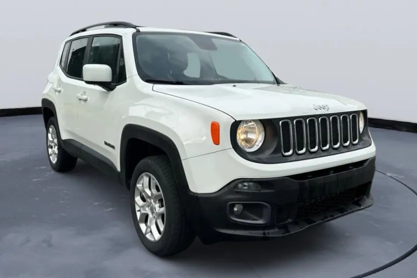 2016 Jeep Renegade Latitude Sport photo 1
