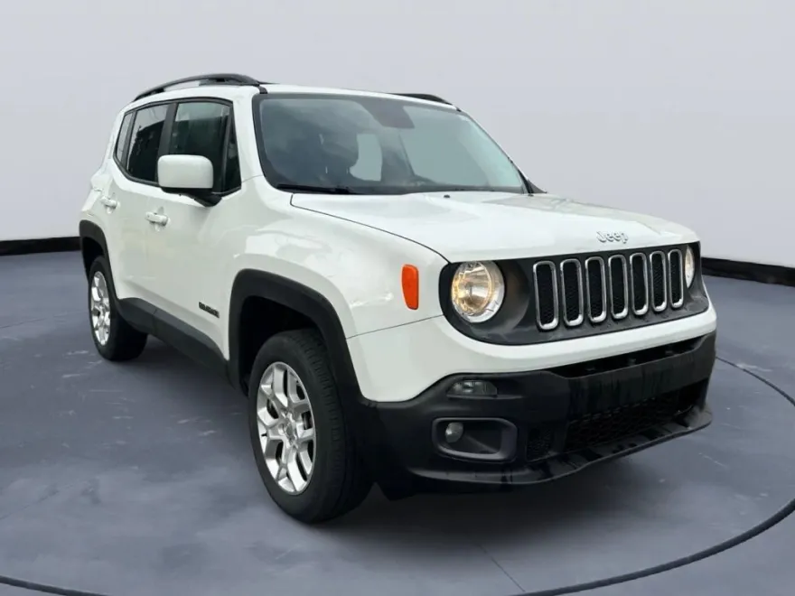 2016 Jeep Renegade Latitude Sport photo 1