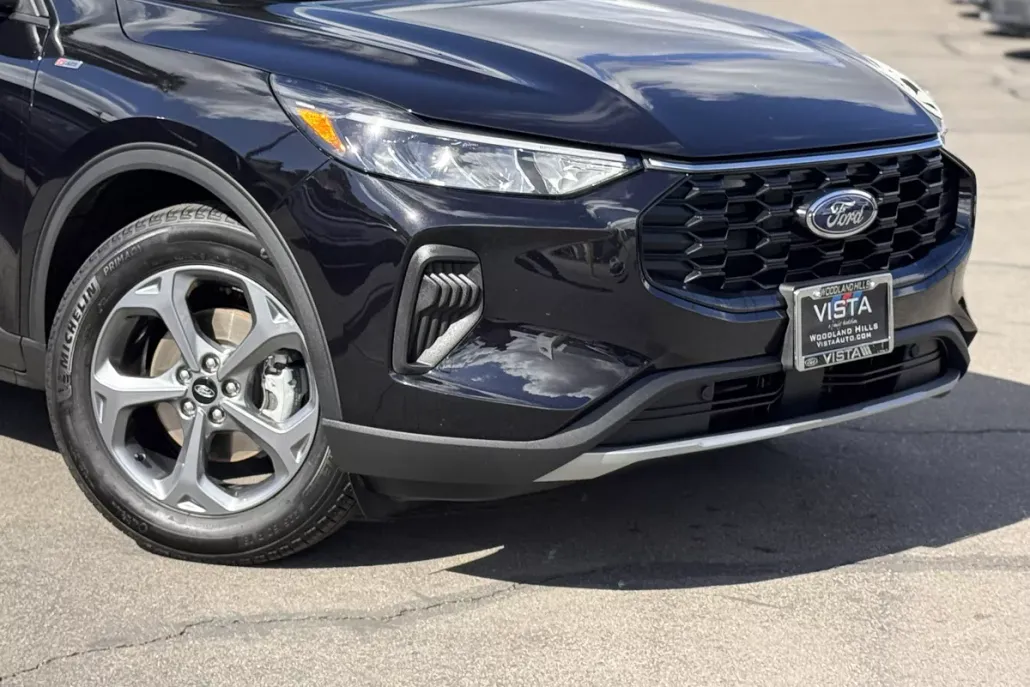 2025 Ford Escape ST-Line photo 1