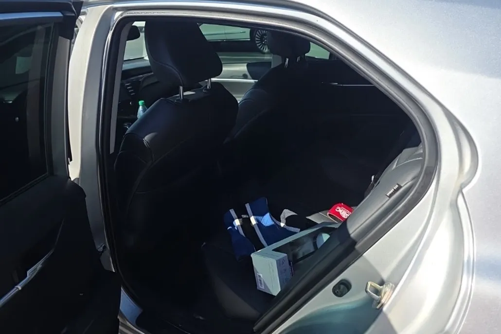 2020 Toyota Camry SE photo 1