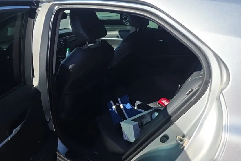 2020 Toyota Camry SE photo 1