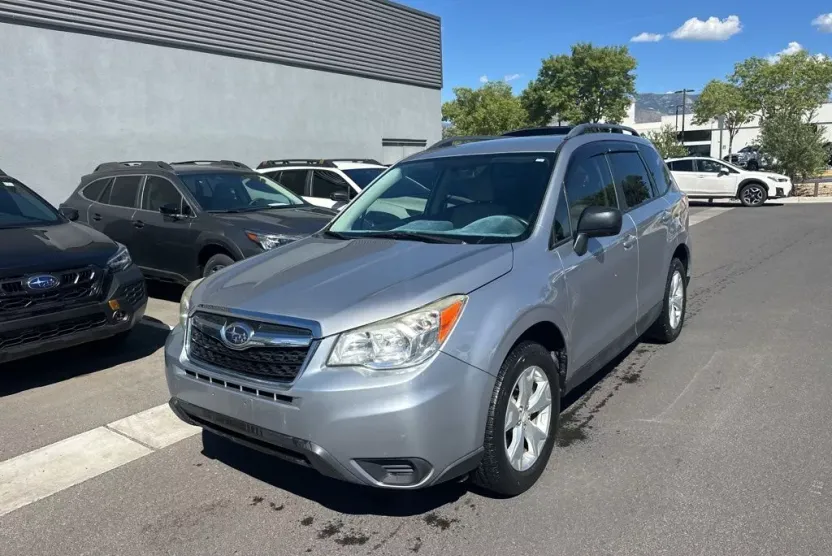2016 Subaru Forester 2.5i photo 1