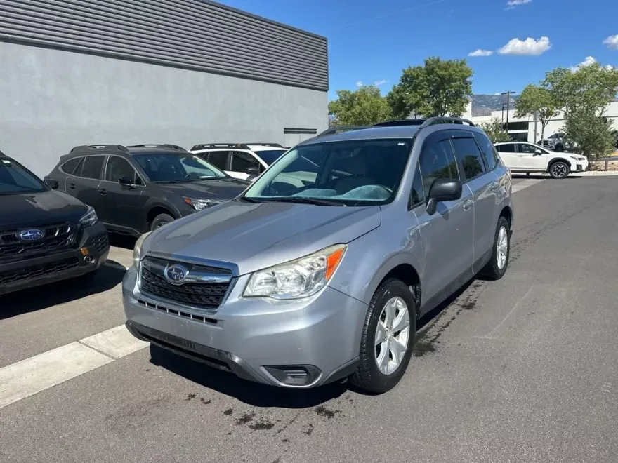 2016 Subaru Forester 2.5i photo 1