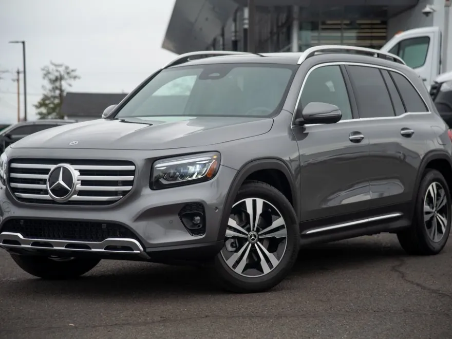 2025 Mercedes Benz GLB 250 4MATIC photo 1