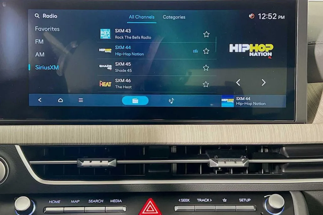 2025 Hyundai Sonata Hybrid SEL photo 1