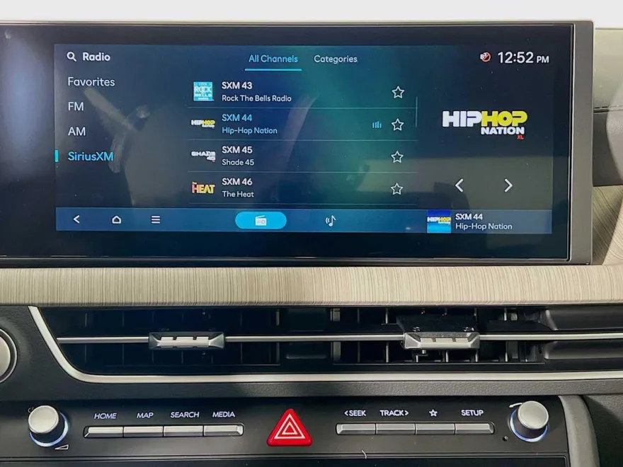 2025 Hyundai Sonata Hybrid SEL photo 1