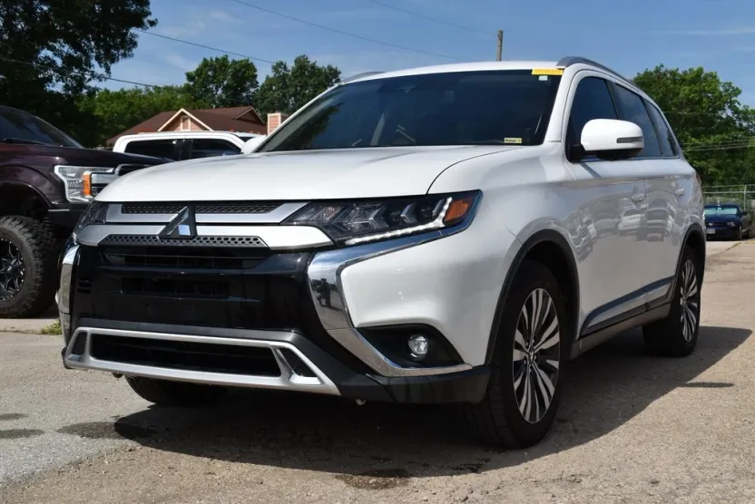2019 Mitsubishi Outlander SEL photo 1