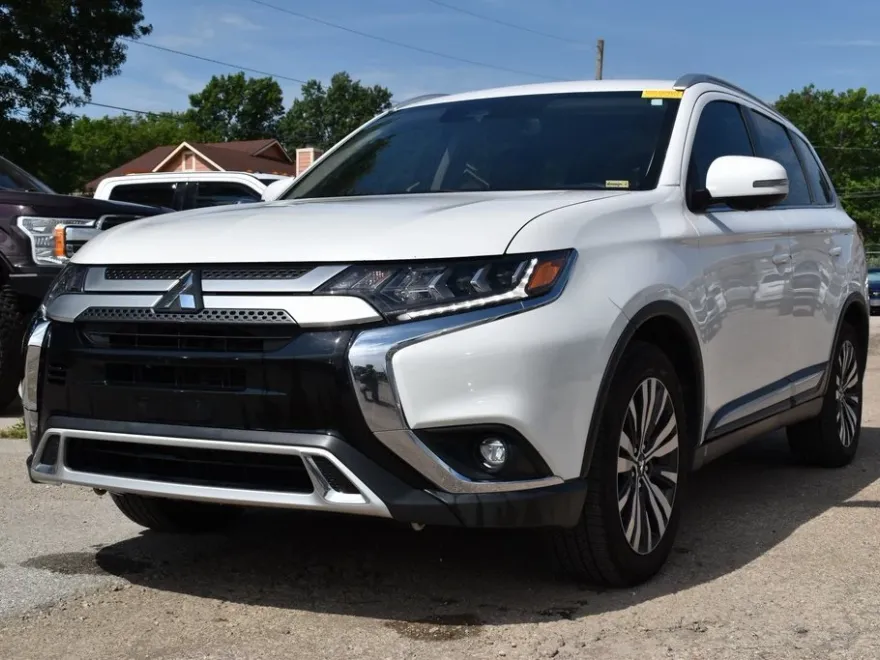 2019 Mitsubishi Outlander SEL photo 1