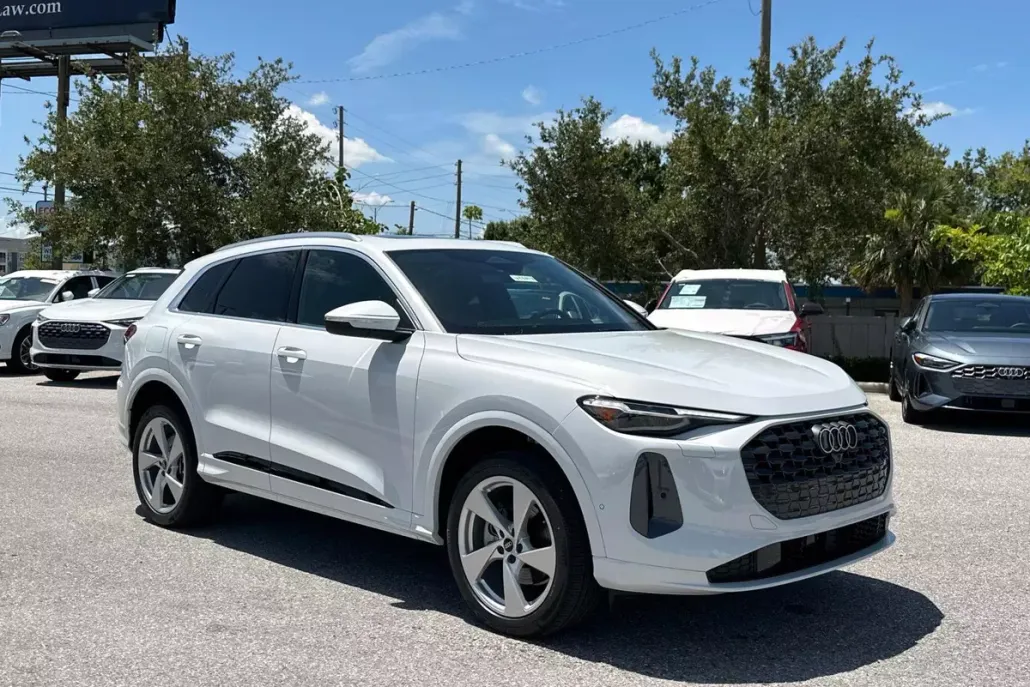 2025 Audi Q5 Premium Plus photo 1