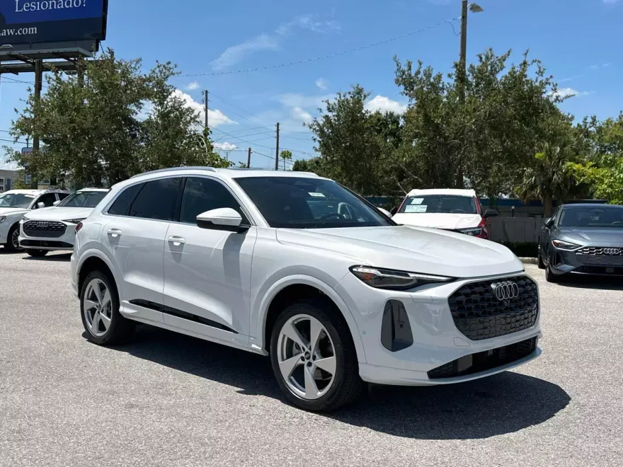 2025 Audi Q5 Premium Plus photo 1