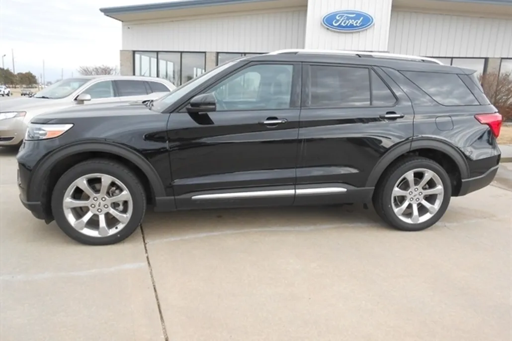 2020 Ford Explorer Platinum photo 1
