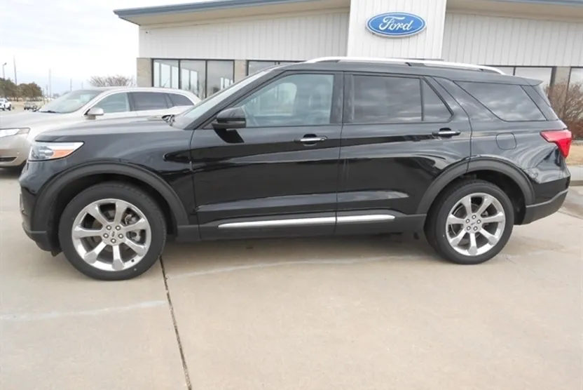 2020 Ford Explorer Platinum photo 1