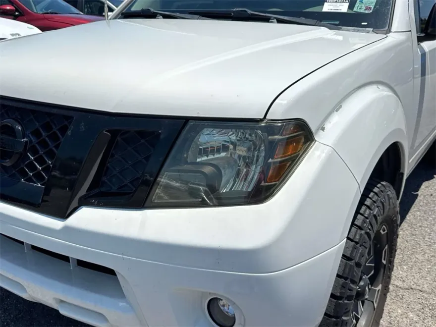 2017 Nissan Frontier SV photo 1