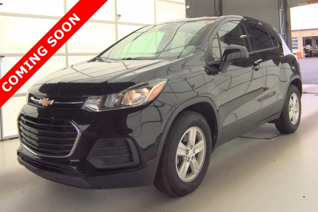2022 Chevrolet Trax LS photo 1