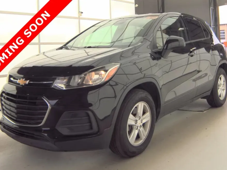 2022 Chevrolet Trax LS photo 1