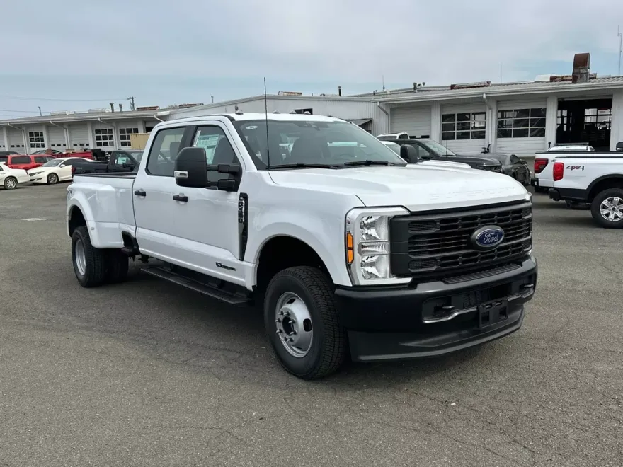 2025 Ford F-350 XL photo 1