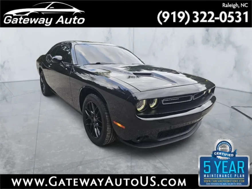 2019 Dodge Challenger SXT photo 1