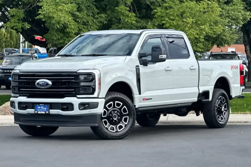 2025 Ford F-250 Platinum photo 1