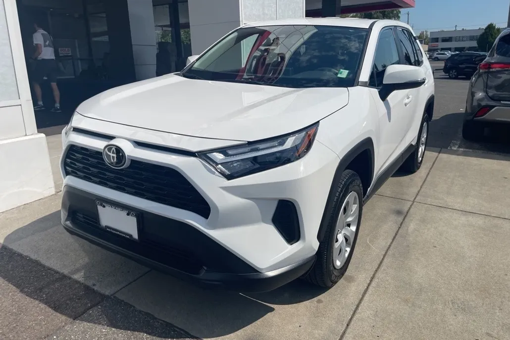 2025 Toyota RAV4 LE photo 1
