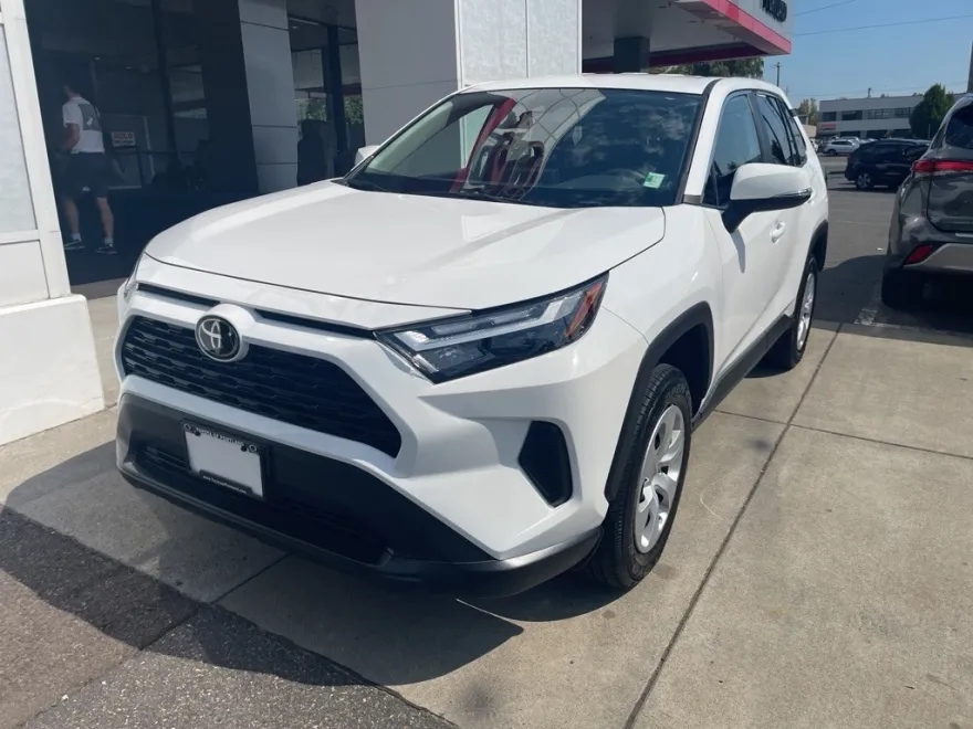 2025 Toyota RAV4 LE photo 1