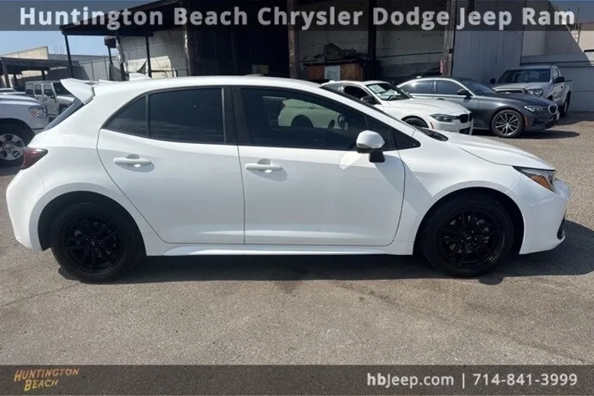 2023 Toyota Corolla SE photo 1