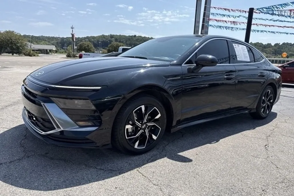 2024 Hyundai Sonata SEL photo 1