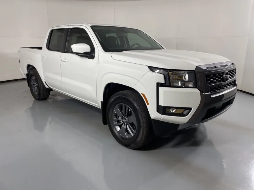 2025 Nissan Frontier Crew Cab SV photo 1