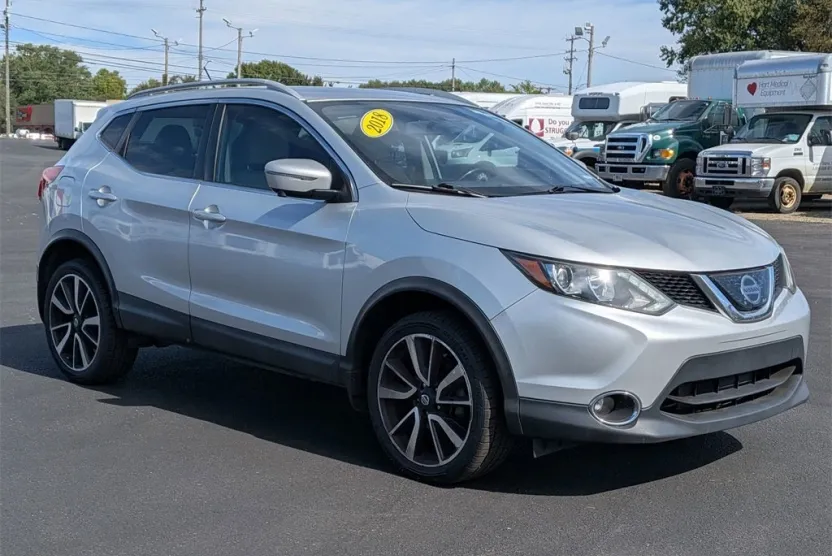 2018 Nissan Rogue Sport SL photo 1