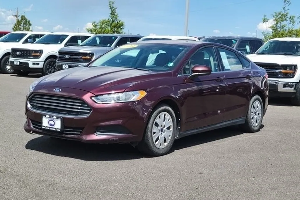 2013 Ford Fusion S photo 1
