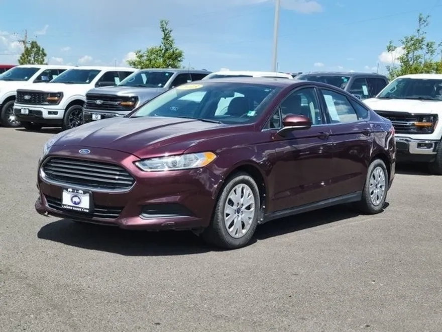 2013 Ford Fusion S photo 1