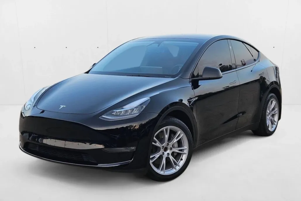 2023 Tesla Model Y Long Range photo 1