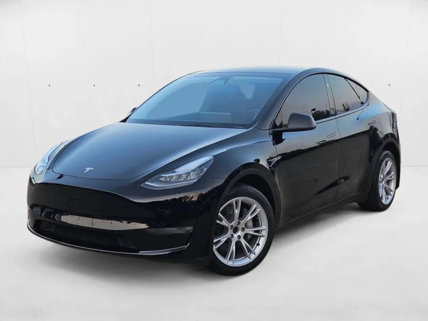 2023 Tesla Model Y Long Range photo 1