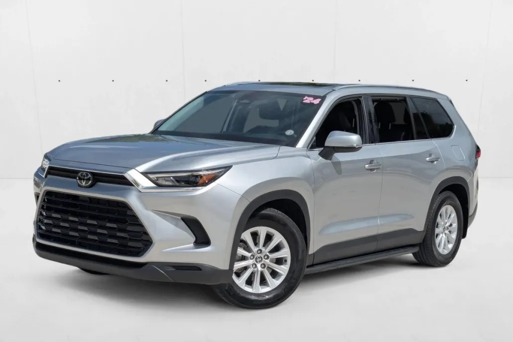 2024 Toyota Grand Highlander XLE photo 1