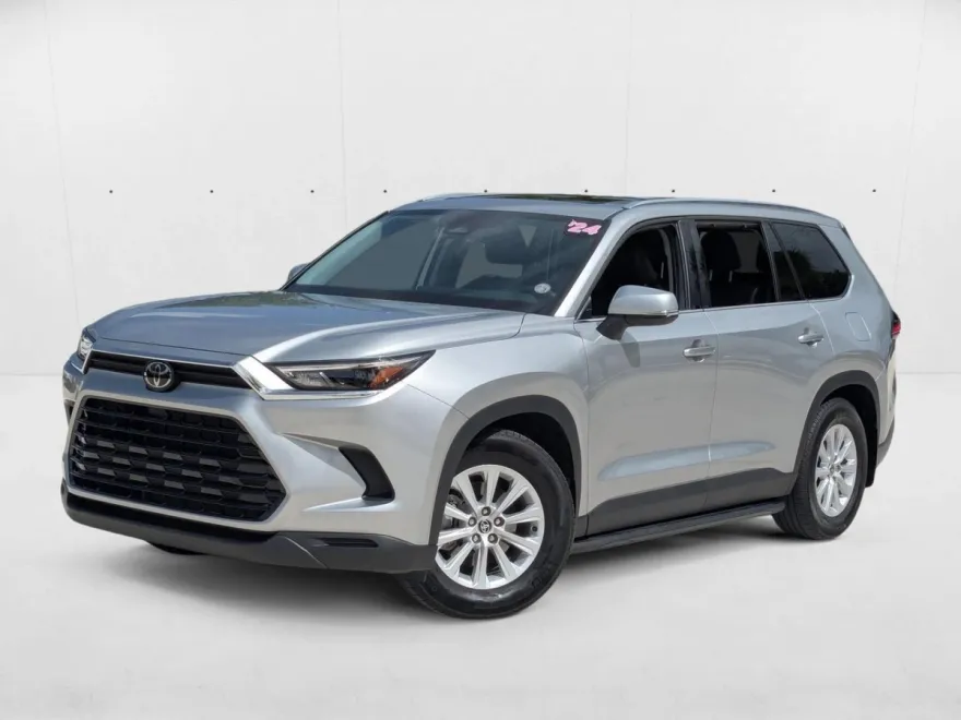 2024 Toyota Grand Highlander XLE photo 1
