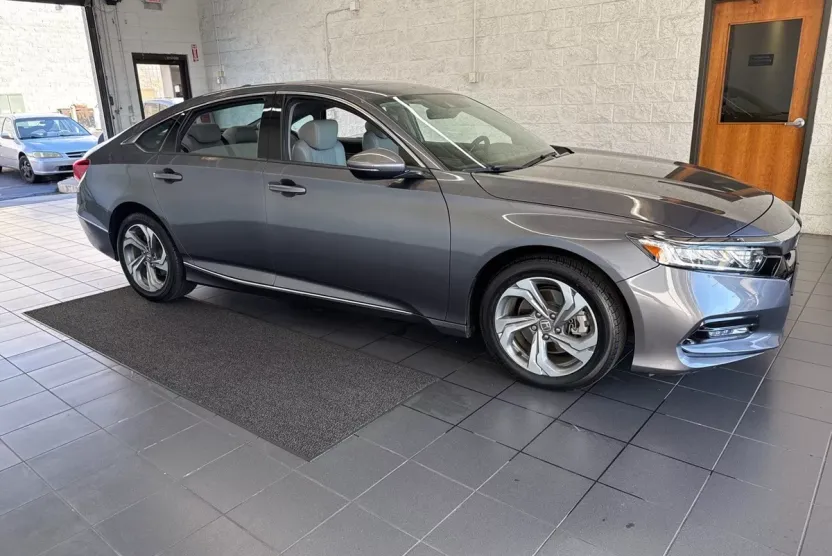2020 Honda Accord EX-L 2.0T photo 1