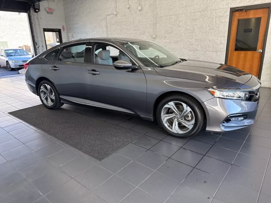 2020 Honda Accord EX-L 2.0T photo 1