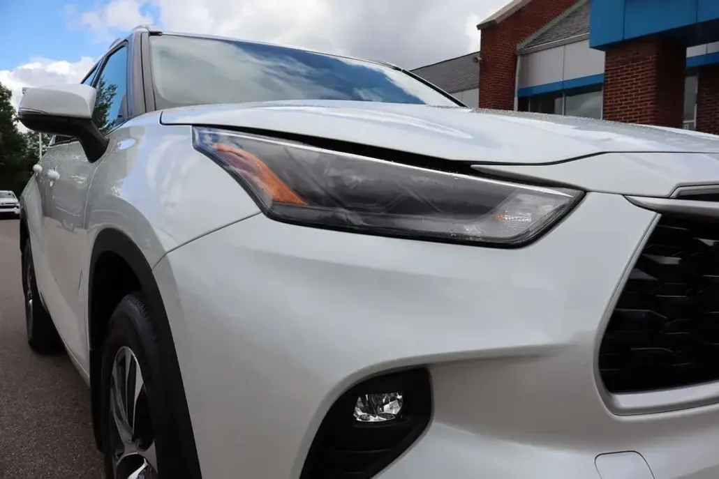 2022 Toyota Highlander XLE photo 1