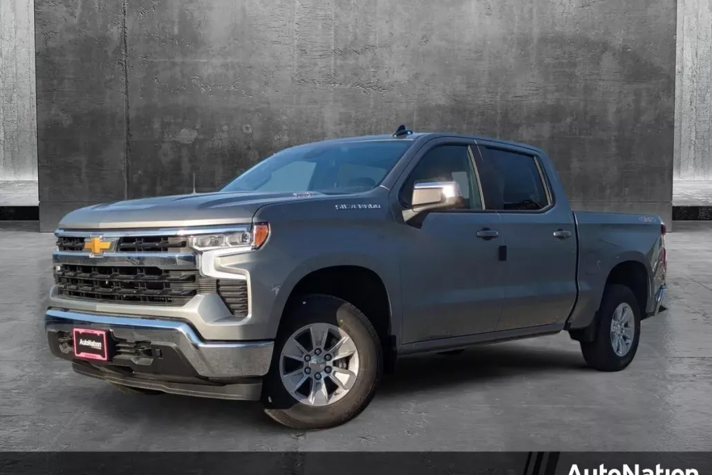 2025 Chevrolet Silverado 1500 LT photo 1