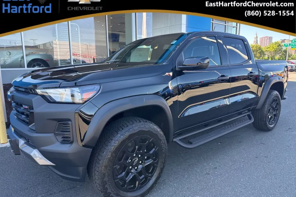 2026 Chevrolet Colorado Trail Boss photo 1