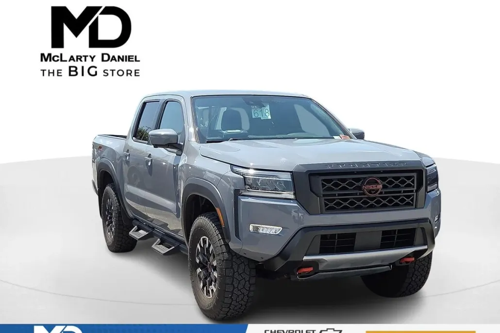 2022 Nissan Frontier PRO-4X photo 1