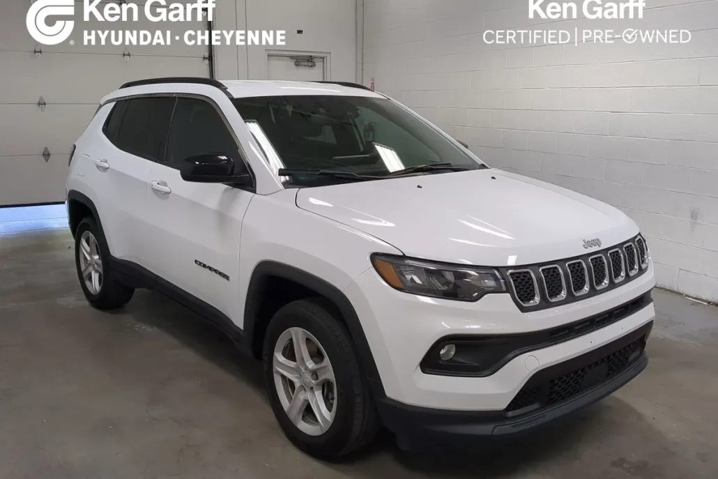 2023 Jeep Compass Latitude photo 1