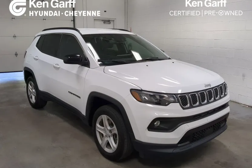 2023 Jeep Compass Latitude photo 1