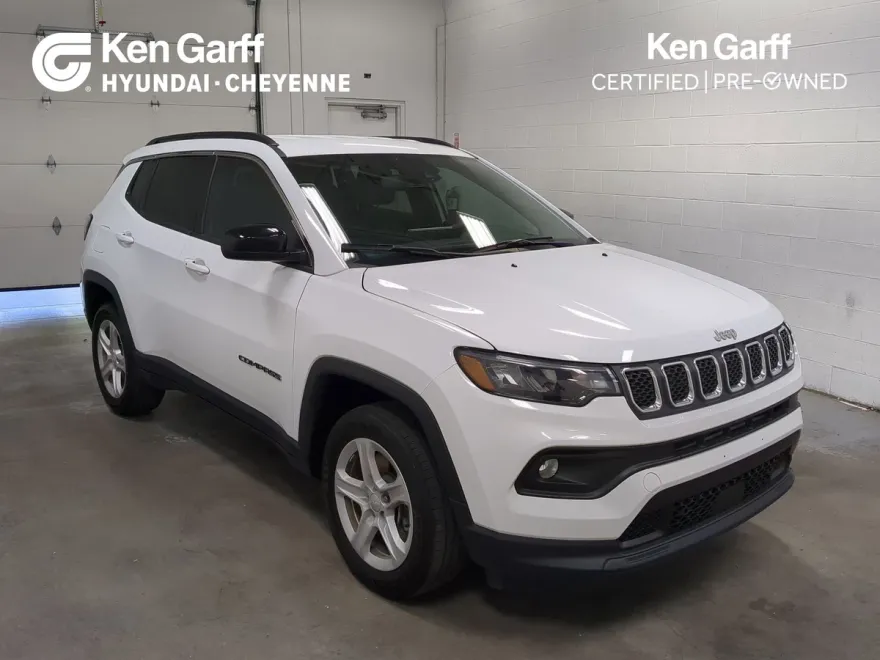 2023 Jeep Compass Latitude photo 1