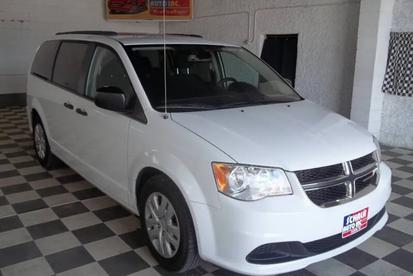2019 Dodge Grand Caravan SE photo 1