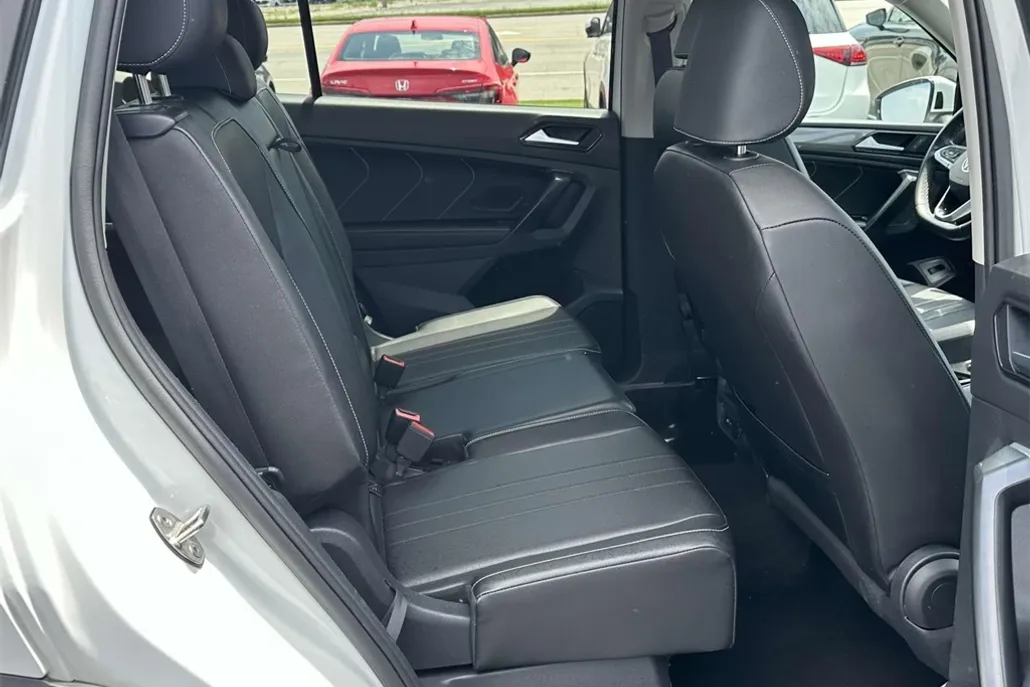 2024 Volkswagen Tiguan SE Wolfsburg Edition photo 1