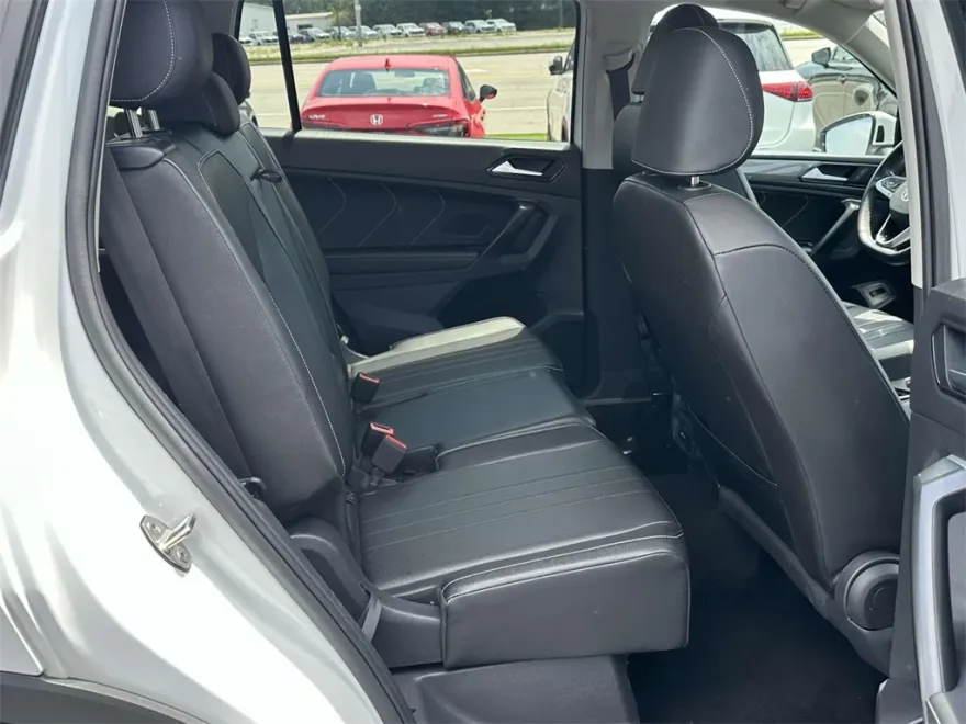 2024 Volkswagen Tiguan SE Wolfsburg Edition photo 1