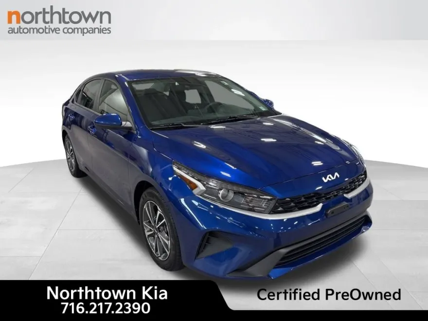 2023 Kia Forte LXS photo 1