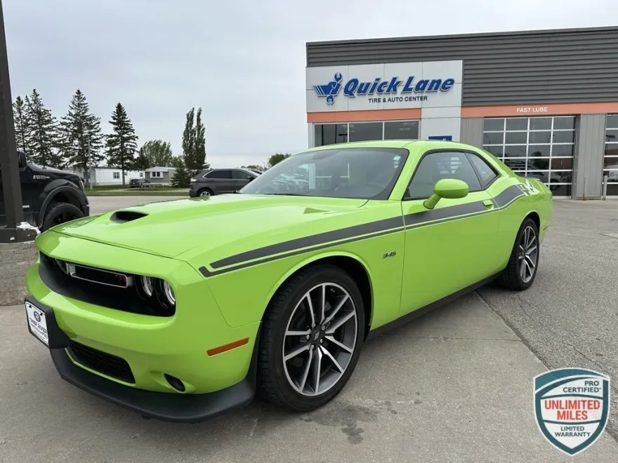 2023 Dodge Challenger R/T photo 1