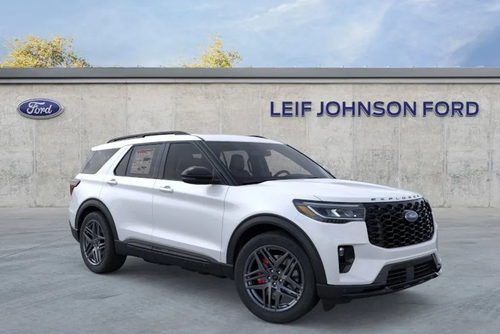 2025 Ford Explorer ST photo 1