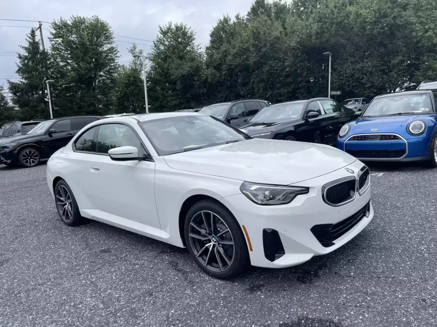 2025 Bmw 230i xDrive Coupe photo 1